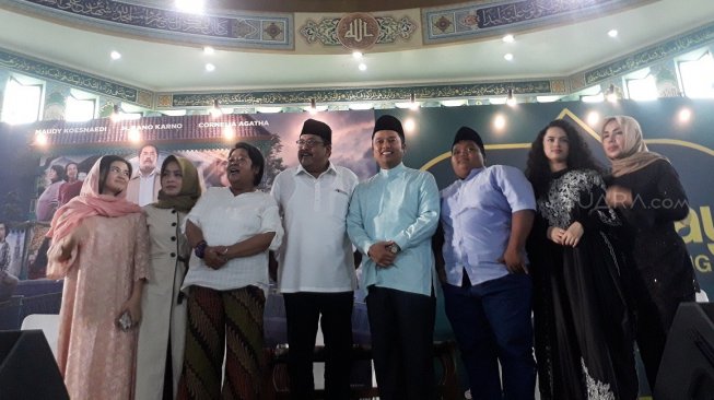 Keluarga Si Doel buka bareng dengan masyarakat Tangerang, Selasa (21/5/2019). [Sumarni/Suara.com]