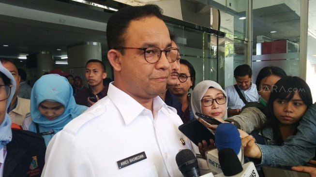 Anies Baswedan Jemput Jenazah Ustaz Arifin Ilham di Bandara Halim