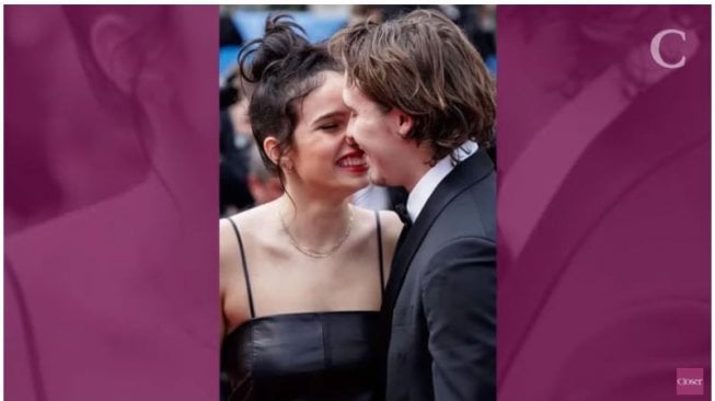 Brooklyn Beckham dan Hana Cross di red carpet Cannes Film Festival. (Youtube/Closer)