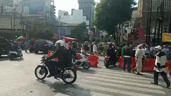 Situasi Terkini Jalan KH Wahid Hasyim, Diperkirakan Akan Dipadati Massa