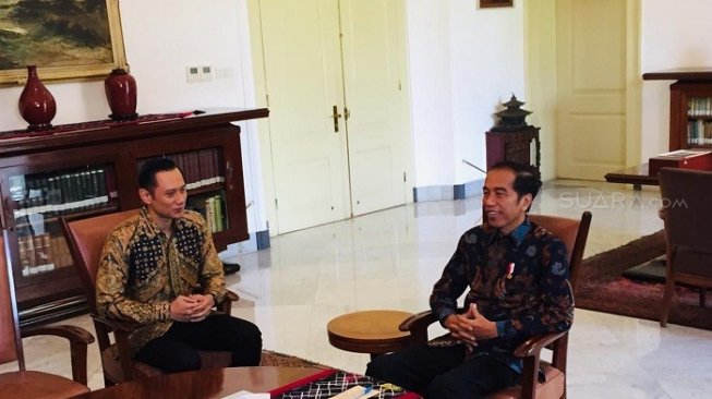 AHY saat menemui Jokowi di Istana Bogor, Jawa Barat. (Suara.com/Ummi H. S).