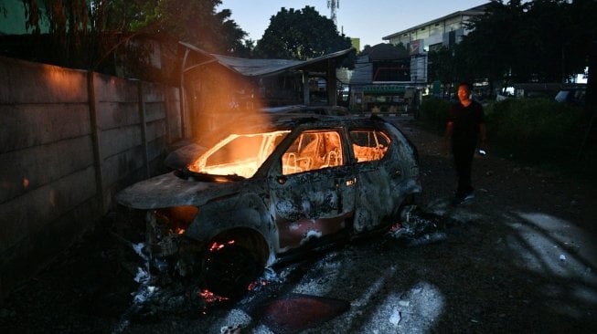 Rentetan Pendemo Bawaslu Rusuh hingga Pembakaran Mobil di Petamburan