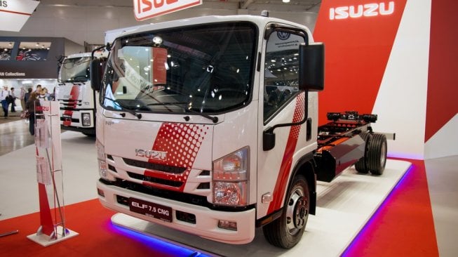 Sebuah truk Isuzu Elf 7.5 CNG di ajang Comtrans 2017, Crocus Expo, Moskow. Sebagai ilustrasi [Shutterstock].