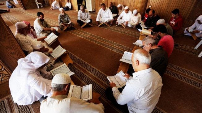Salah Memberi Nama Anaknya, Pria Ini Putuskan Masuk Islam