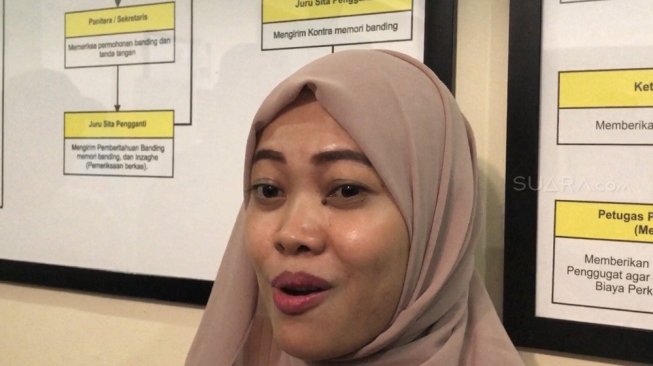Vita, sahabat Kriss Hatta dan Hilda Virtria yang diminta menjadi saksi dalam sidang pemalsuan dokumen pernikahan oleh Kriss Hatta. [Revi C Rantung/Suara.com]