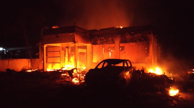 Polsek Tambelangan Dibakar, Polisi Masih Buru 5 Habib