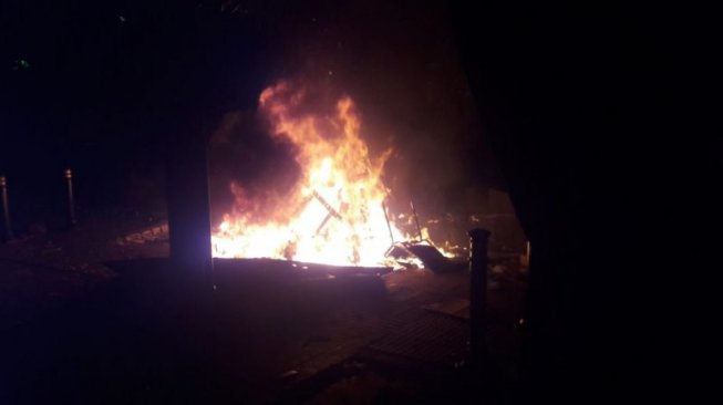 Sepeda Motor Jurnalis Net TV Dibakar Massa Aksi 22 Mei di Bawaslu