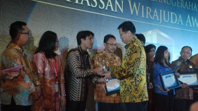 Pemberian penghargaan Hassan Wirajuda Perlindungan Award HWPA (dok Kemlu) 