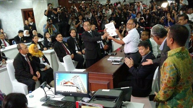 Misteri Duit Rp 13 Miliar Sumbangan Kampanye Jokowi - Maruf Amin