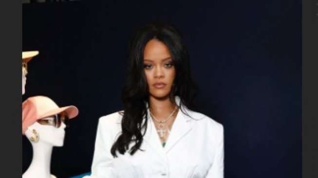 Belum Ada Setahun, Merek Fenty Milik Rihanna Masuk Nominasi Bergengsi