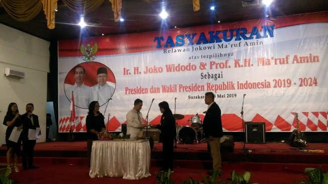 Mantan Ketum PAN Hadiri Syukuran Relawan Jokowi - Ma'ruf Amin