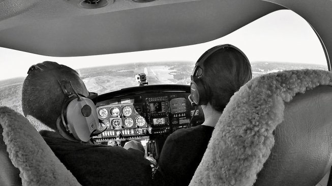 Tak Tahan Bau Durian di Pesawat, Pilot Ini Lakukan Pendaratan Darurat