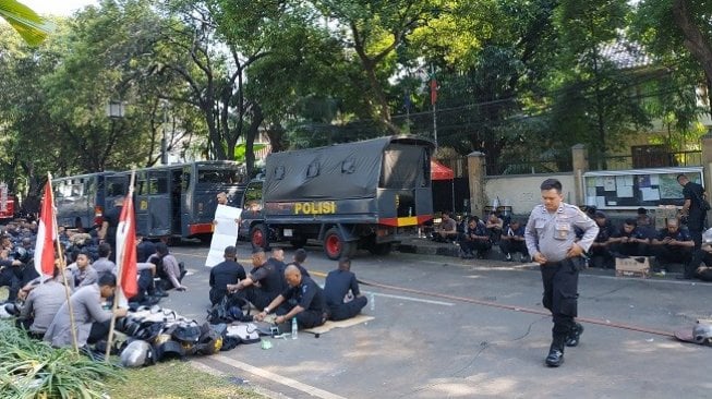 Kondisi Terkini Gedung KPU, Jalan Imam Bonjol Masih Ditutup