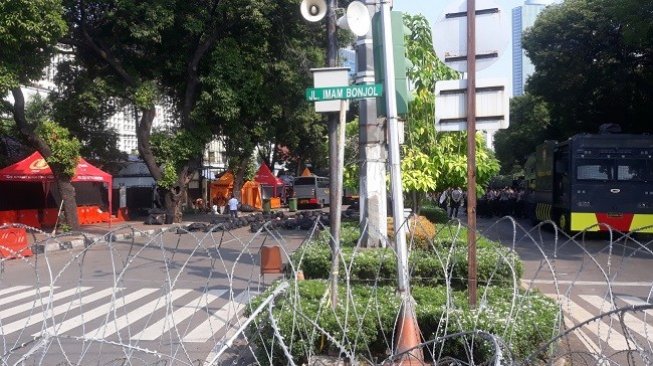 Situasi Gedung KPU Terkini, Jalan Imam Bonjol Masih Ditutup