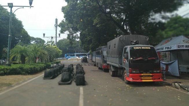 Pasca Kerusuhan 22 Mei, Kantor KPU Masih Dijaga Brimob, Jalanan Ditutup