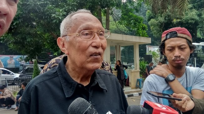 Penyidik Sudah Pulang, Permadi Batal Diperiksa Terkait Pernyataan Revolusi