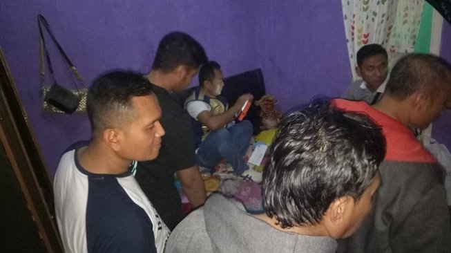  Marah Ketahuan Selingkuh Suami Cekik dan Bekap Istri 