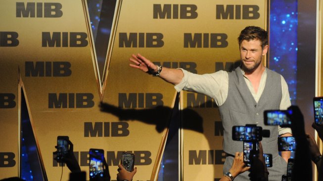 Aktor asal Australia Chris Hemsworth saat Meet and Greet di kawasan Nusa Dua, Bali, Senin (27/5/2019) [Antara Foto/Fikri Yusuf]