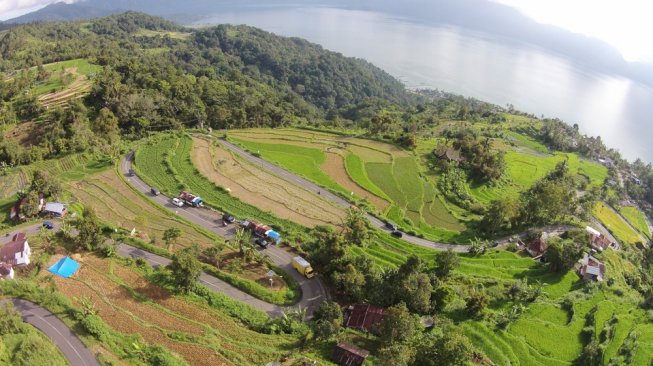 Ruas Jalan Amblas, BPBD Kabupaten Agam Menutup Jalur Kelok 44