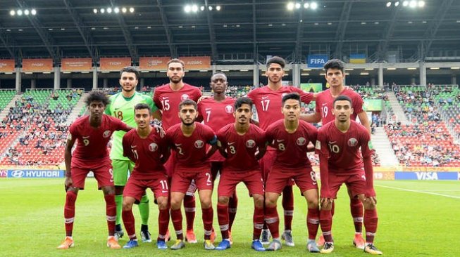 Andri Syahputra memperkenalkan nomor punggung delapan untuk Timnas U-20 Qatar.  (Dok. FIFA).