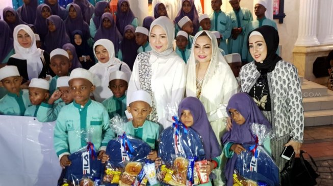 Cerianya anak-anak yatim piatu dari Pondok Pesantren Daarur Rasul bermain di Kidzania