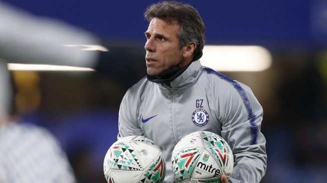 Zola: Sarri Terlalu Cepat Tinggalkan Chelsea