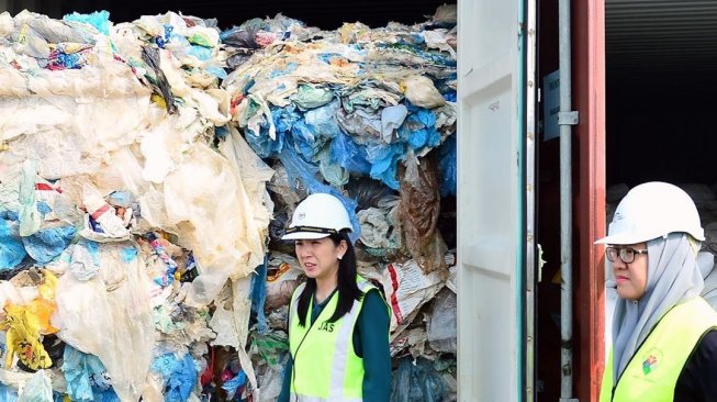 Malaysia Mulai Kembalikan 3.000 Ton Sampah Plastik ke Negara Maju