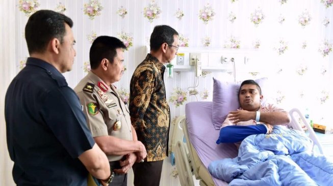 Dijenguk Utusan Jokowi, Anggota Polri Korban Kerusuhan 22 Mei Minta Sepeda