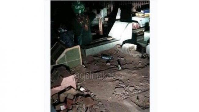 Curhat Pengemudi Ojol yang Antar Penumpang Ziarah Kubur di Malam Hari