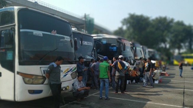 200 Bus Disediakan untuk Angkut Pemudik di Terminal Kampung Rambutan