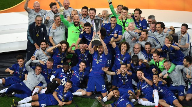 Para pemain Chelsea merayakan keberhasilan menjadi juara Liga Europa di Stadion Olimpiade Baku, Azerbaijan, Kamis (30/5) dini hari WIB. [Yuri KADOBNOV / AFP]