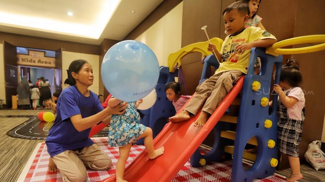 Sejumlah anak mengunjungi arena kids area di Jakarta Fair 2019, JiExpo Kemayoran, Jakarta, Kamis (30/5). [Suara.com/Muhaimin A Untung]