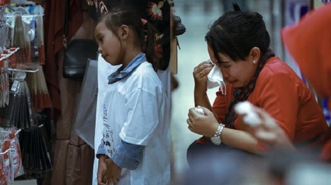 Anak Yatim Ini Pertama Kali Beli Baju Lebaran, Karyawan Mal Sampai Nangis