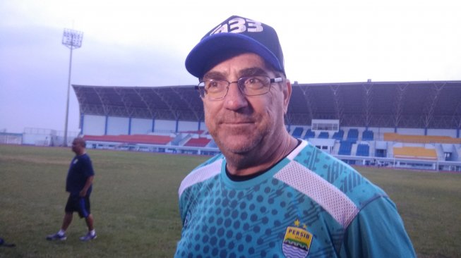 Pelatih kepala Persib Bandung Robert Rene Alberts. [Suara.com/Aminuddin]