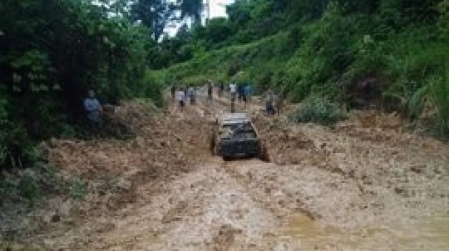 Potret Jalanan di Papua. (Twitter/@yosetiyanto)