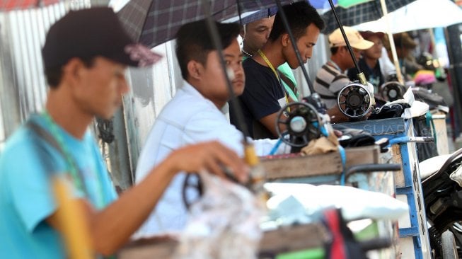 Jelang lebaran, Jasa Penjahit Pakaian Diserbu Pelanggan