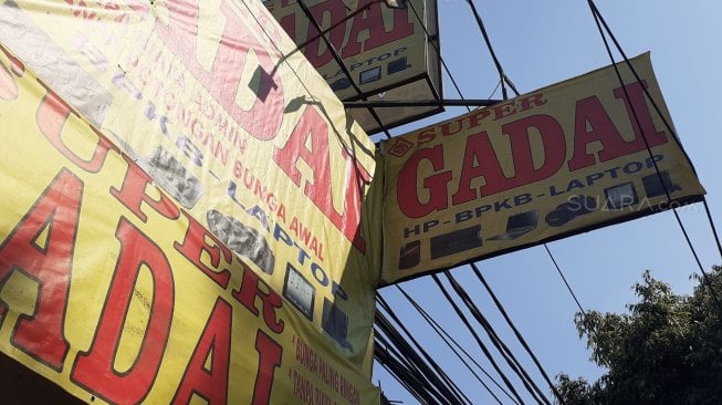 Salah satu tempat pegadaian di Super Gadai. (Suara.com/Achmad Fauzi)