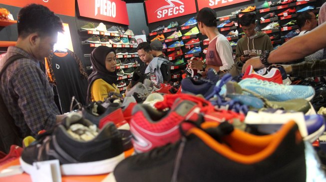 Riuhnya Berburu Sepatu Diskon Lebaran Bagian 5