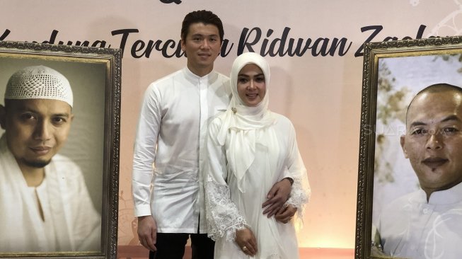 Pertama Berlebaran Bareng Reino Barack, Syahrini Mudik ke 