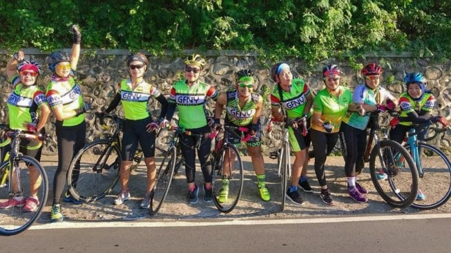 Komunitas Velogirls Indonesia ajak perempuan bersepeda sambil beramal. (Suara.com/Dinda Rachmawati)