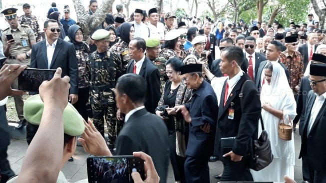 Megawati Soekarnoputri di Pemakaman Ani Yudhoyono. (Suara.com/Novian)