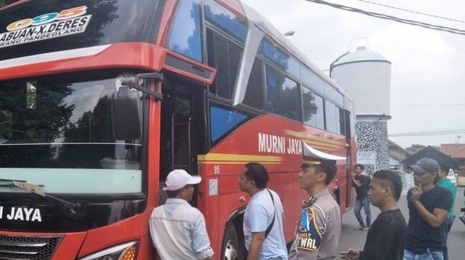 Pasang Tarif Seenaknya, Sopir dan Kondektur Bus Murni Jaya Diciduk Polisi