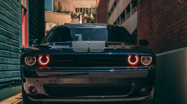 Ilustrasi mobil Dodge Challenger. (unsplash/Florian Schneider)