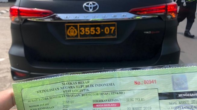 Viral Pelajar Ugal ugalan Naik Fortuner Ternyata Bukan Mobil Dinas