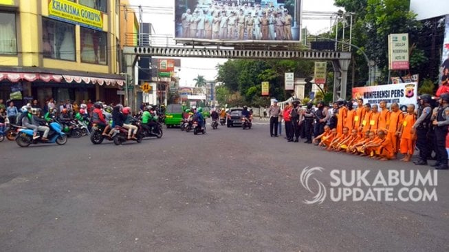 Pelaku Kejahatan Jalanan di Kota Sukabumi Dipajang Jadi Tontonan Warga