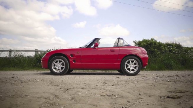 Kei Car Suzuki Cappuccino. (YouTube/Car Throttle)