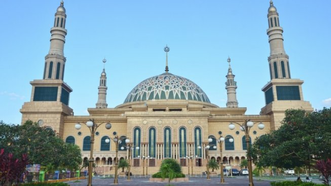 Masjid Islamic Center Samarinda, Samarinda. (Shutterstock)