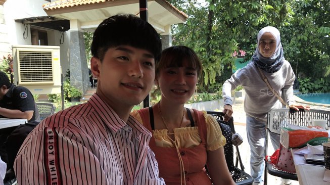 Lee Jeong Hoon dan istri [Suara.com/Revi C. Rantung]