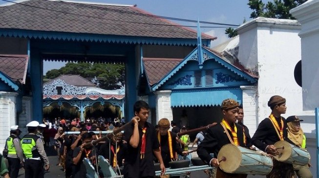 Hari Lebaran kedua, Idulfitri 1 Syawal 1440 H, Keraton Kasunanan Surakarta menggelar Garebek Syawal, Kamis (6/6/2019). (Suara.com/Ari Purnomo)