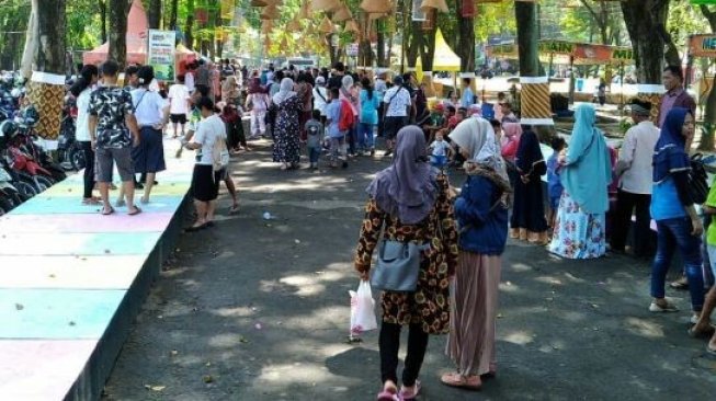Lebaran, Pengunjung Padati Taman Satwa Taru Jurug Lebih dari 10 Ribu